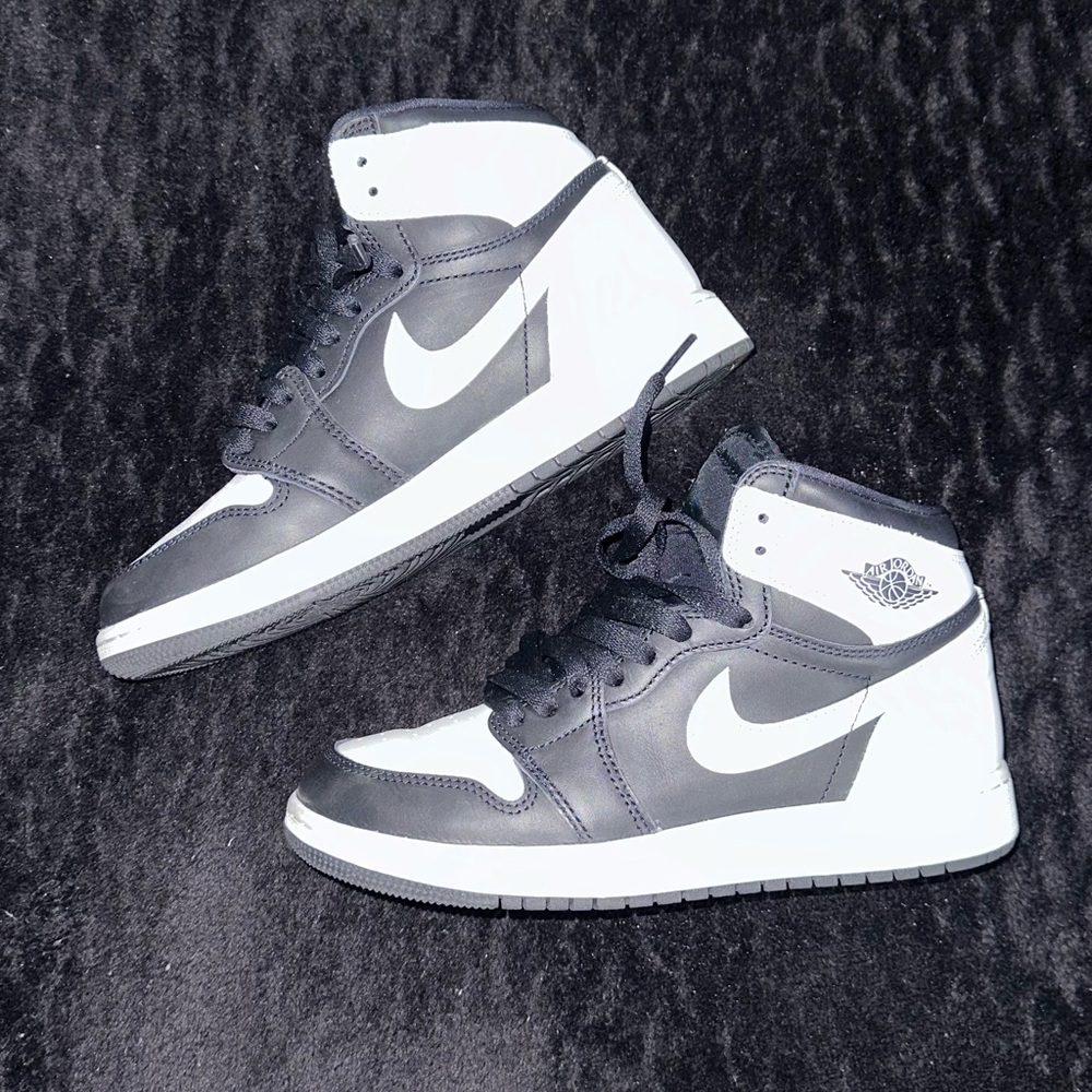 Air Jordan 1 retro high OG GS  black & white